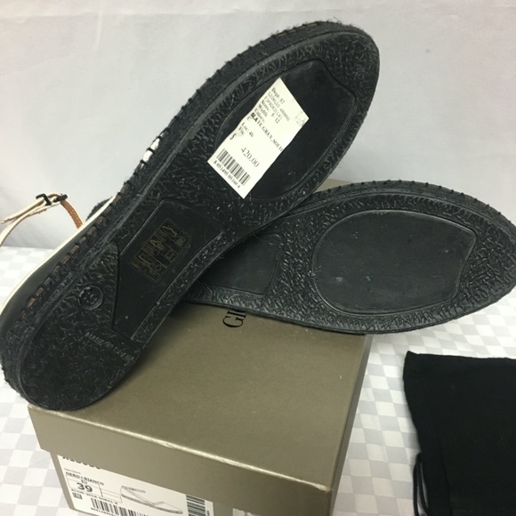 Giorgio Armani Ankle Strap Flat X1S010 39 Black/White  New w/ Box - Picture 5 of 7